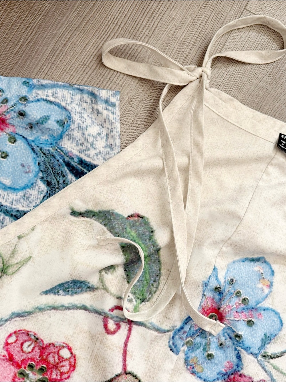 Women's Floral & Cat Print Tie-Strap Jumpsuit - Cream - Picture 4 of 9